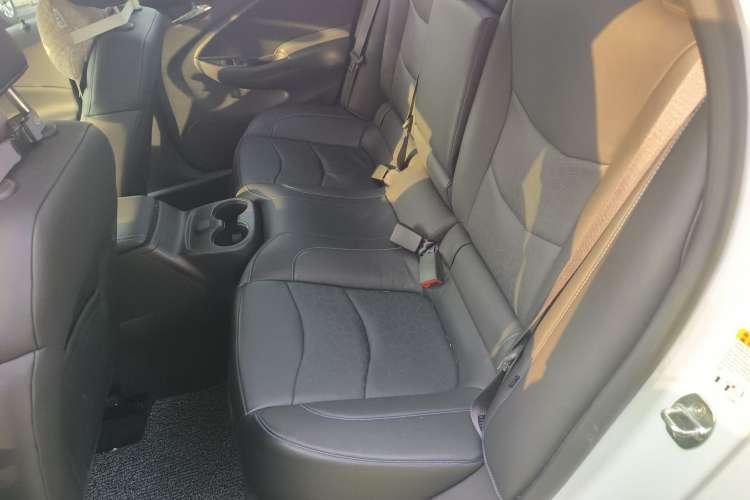 Used Buick VELITE 5 2017 Urban Extended-Range Model Interior 1