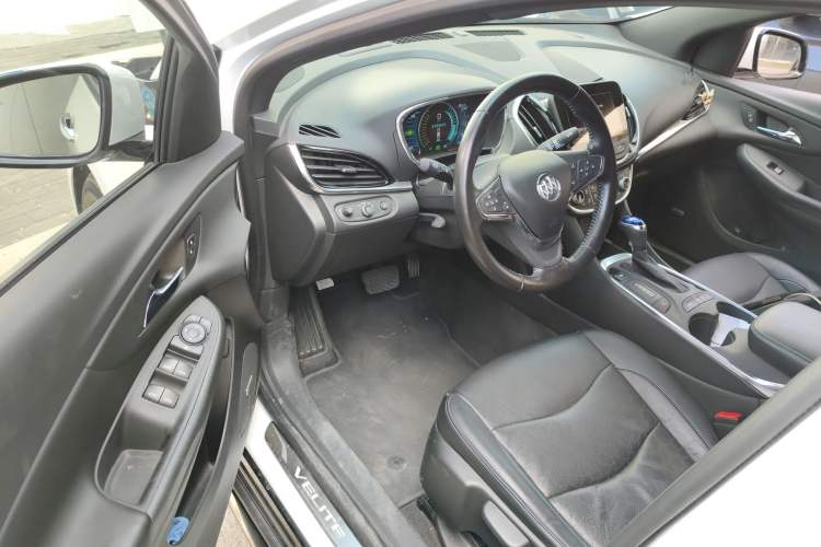 Used Buick VELITE 5 2017 Stylish Extended-Range Model Interior 3