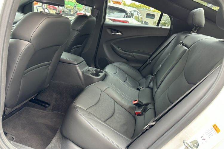 Used Buick VELITE 5 2017 Urban Extended-Range Model Interior 4