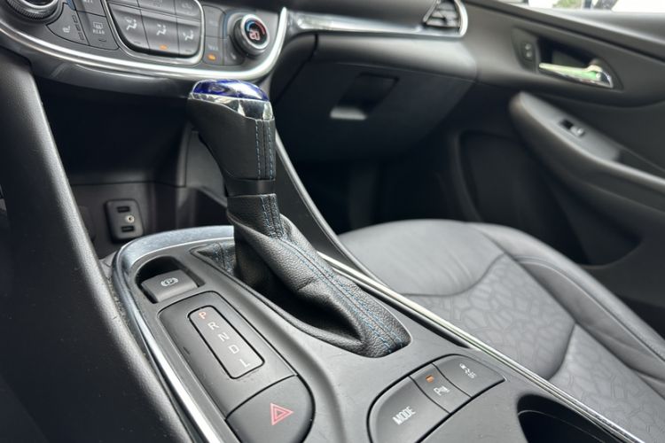 Used Buick VELITE 5 2017 Urban Extended-Range Model Interior 8