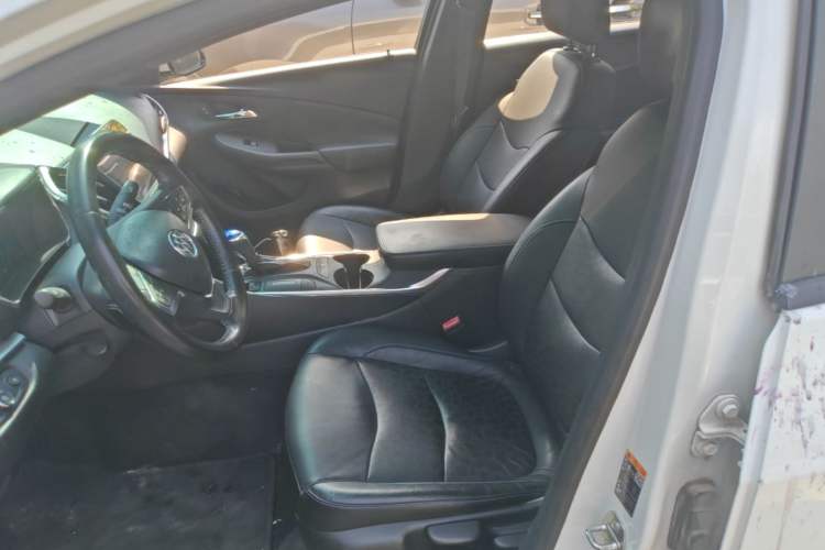 Used Buick VELITE 5 2017 Urban Extended-Range Model Left Front Seat