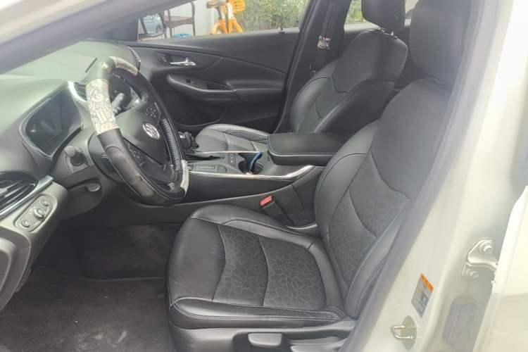 Used Buick VELITE 5 2017 Urban Extended-Range Model Left Front Seat