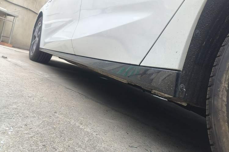 Used Buick VELITE 5 2017 Urban Extended-Range Model Left Side Sill