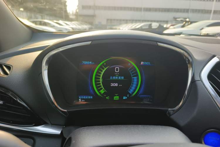 Used Buick VELITE 5 2017 Urban Extended-Range Model Odometer Close Up