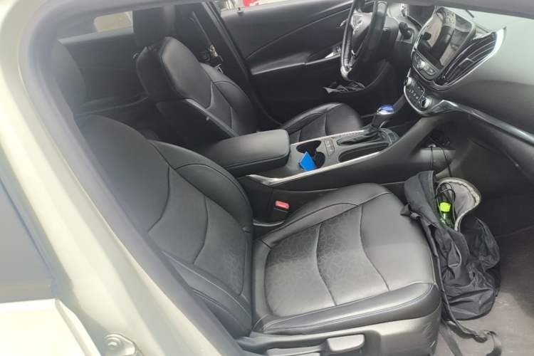 Used Buick VELITE 5 2017 Urban Extended-Range Model Right Front Seat
