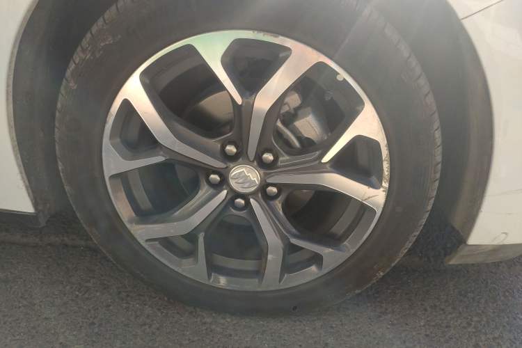 Used Buick VELITE 5 2017 Urban Extended-Range Model Right Front Wheel Hub