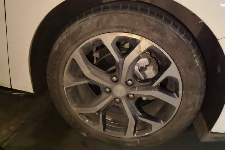 Used Buick VELITE 5 2017 Urban Extended-Range Model Right Front Wheel Hub