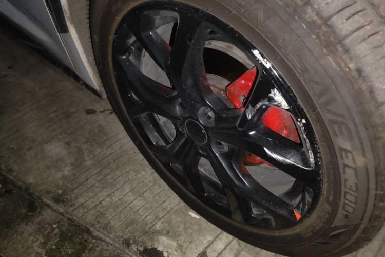 Used Buick VELITE 5 2017 Stylish Extended-Range Model Right Front Wheel Hub
