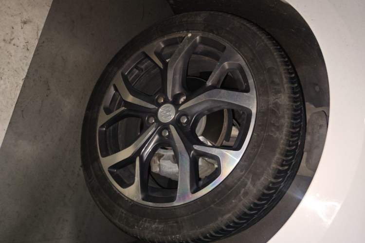 Used Buick VELITE 5 2017 Urban Extended-Range Model Right Front Wheel Hub