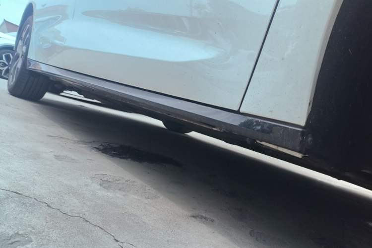 Used Buick VELITE 5 2017 Urban Extended-Range Model Right Side Sill