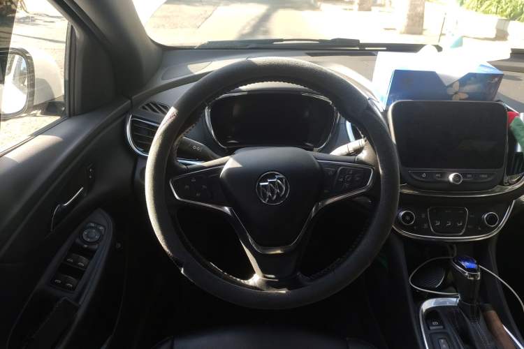 Used Buick VELITE 5 2017 Urban Extended-Range Model Steering Wheel