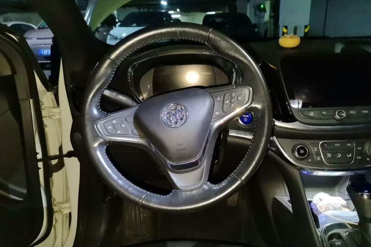 Used Buick VELITE 5 2017 Urban Extended-Range Model Steering Wheel