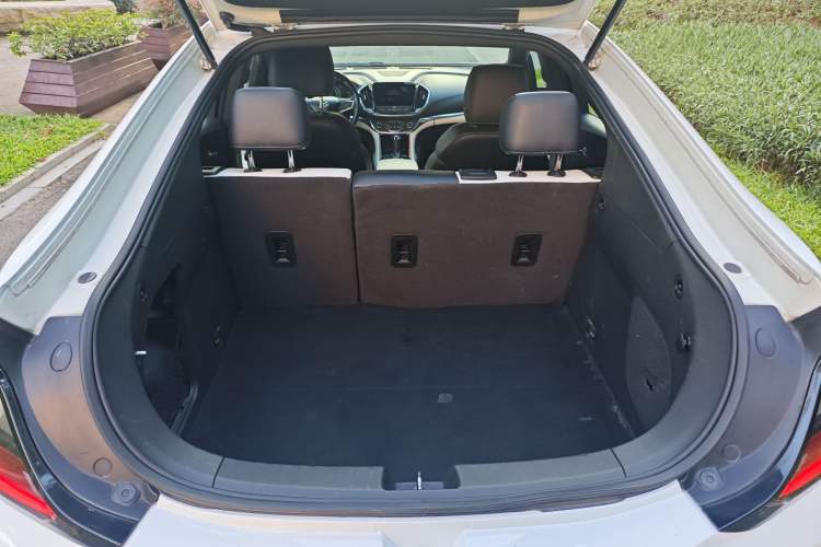 Used Buick VELITE 5 2017 Stylish Extended-Range Model Trunk