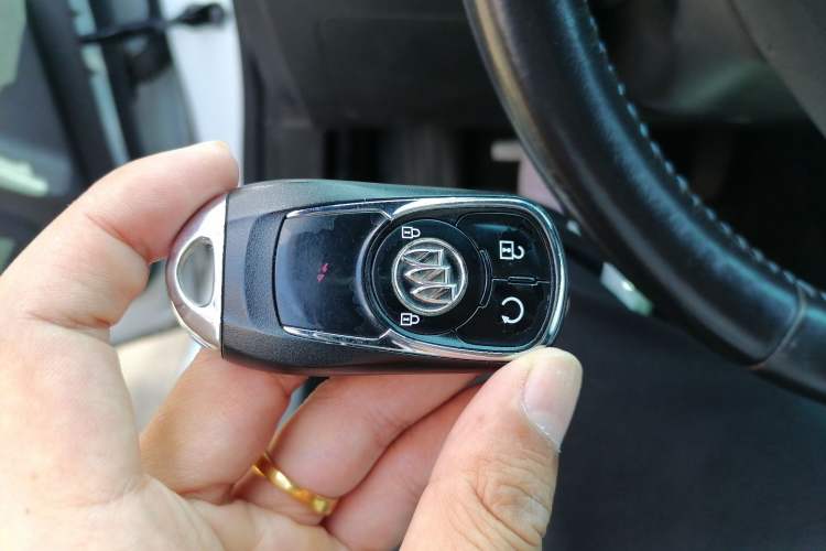 Used Buick VELITE 5 2017 Stylish Extended-Range Model Vehicle Key