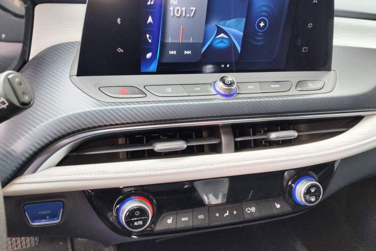 Used Buick Velite 6 2019 Connected & Smart Edition Audio And AC Panel