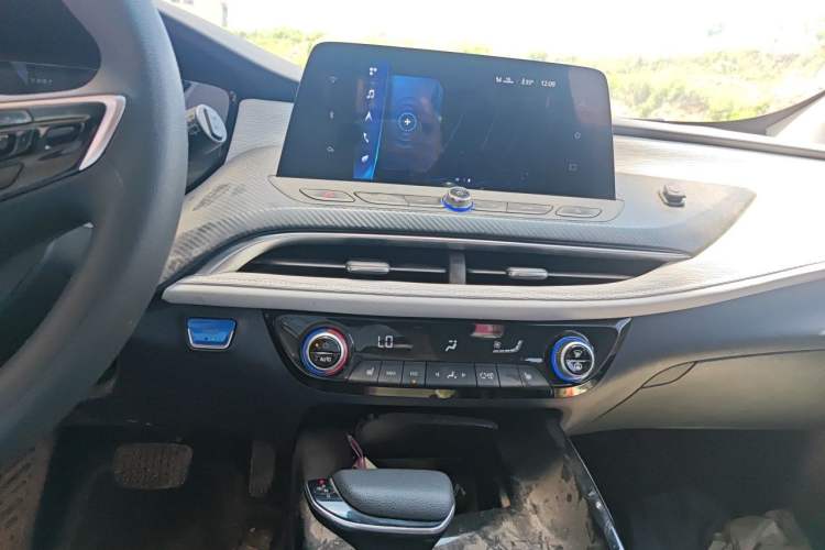 Used Buick Velite 6 2019 Connected & Smart Edition Audio And AC Panel