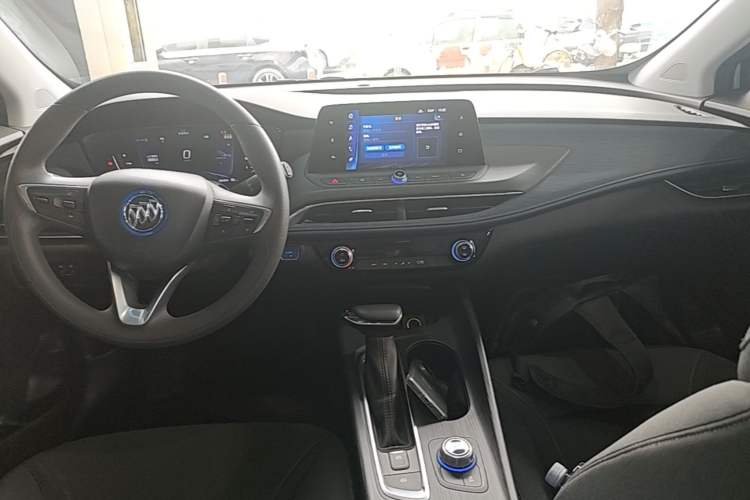 Used Buick Velite 6 2019 Connected Fashion Model Center Console
