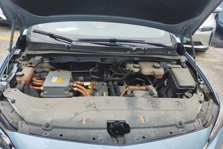 Used Buick Velite 6 2019 Connected & Smart Engine Bay
