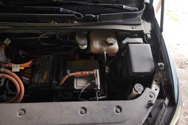 Used Buick Velite 6 2019 Connected Fashion Model Engine Bay Left