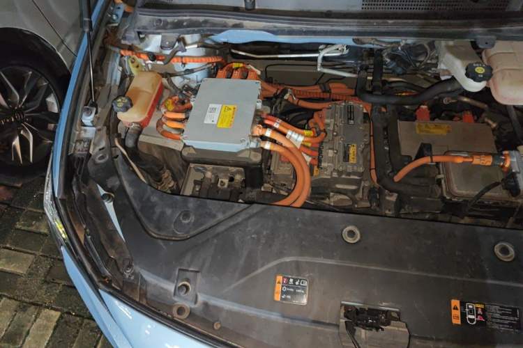 Used Buick Velite 6 2019 Connected & Smart Engine Bay Right
