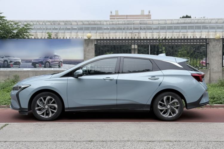 Used Buick Velite 6 2019 Connected & Smart Exterior 2