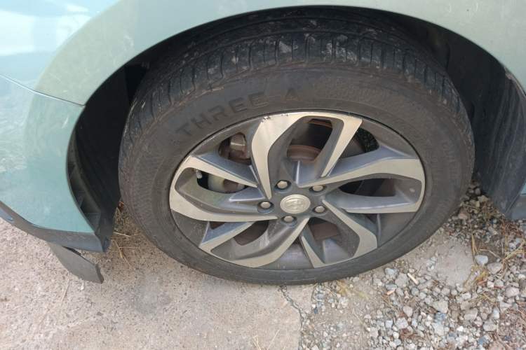Used Buick Velite 6 2019 Connected & Smart Edition Exterior 2