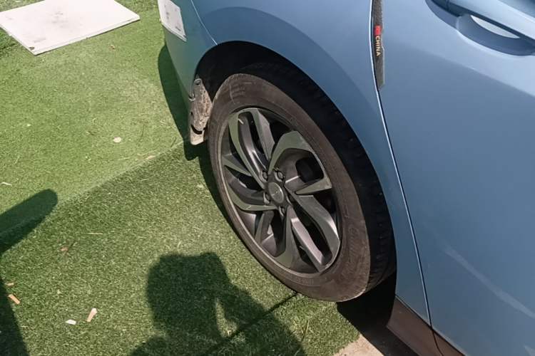Used Buick Velite 6 2019 Connected & Smart Edition Exterior 3