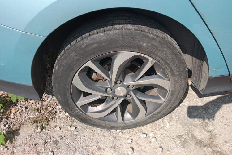 Used Buick Velite 6 2019 Connected & Smart Edition Exterior 3
