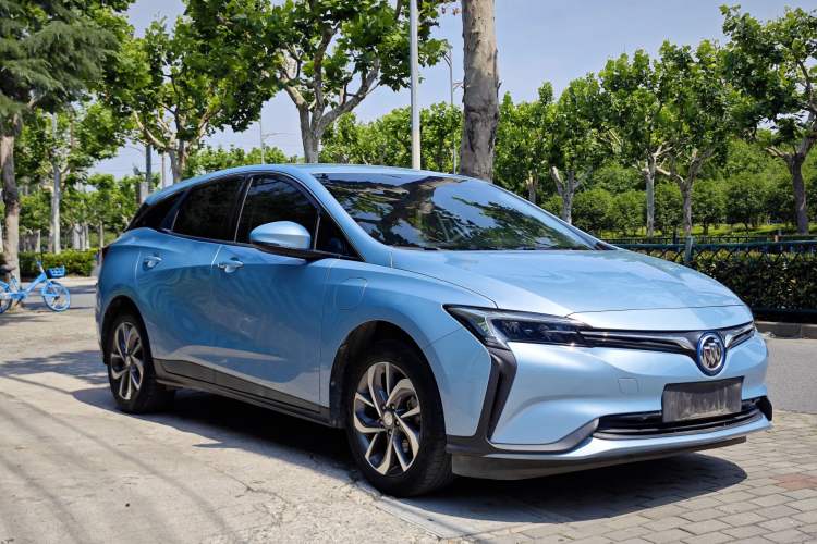 Used Buick Velite 6 2019 Connected Fashion Model Exterior 5