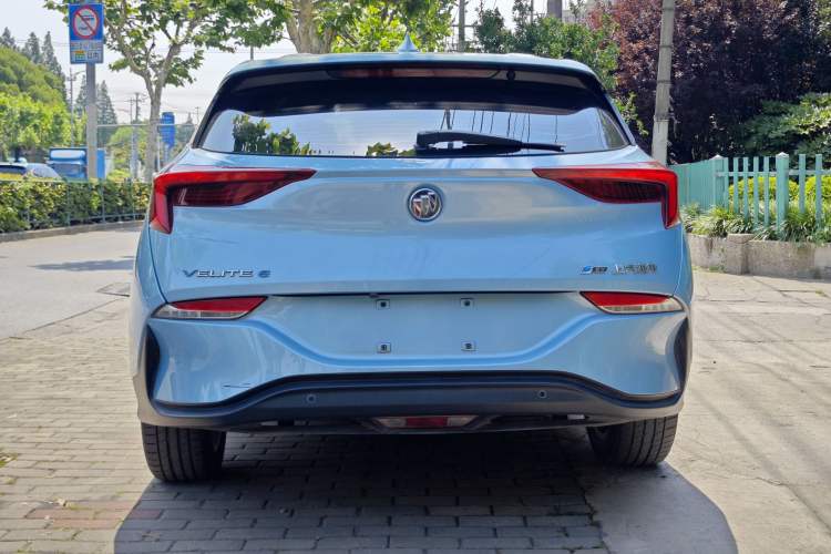 Used Buick Velite 6 2019 Connected Fashion Model Exterior 8