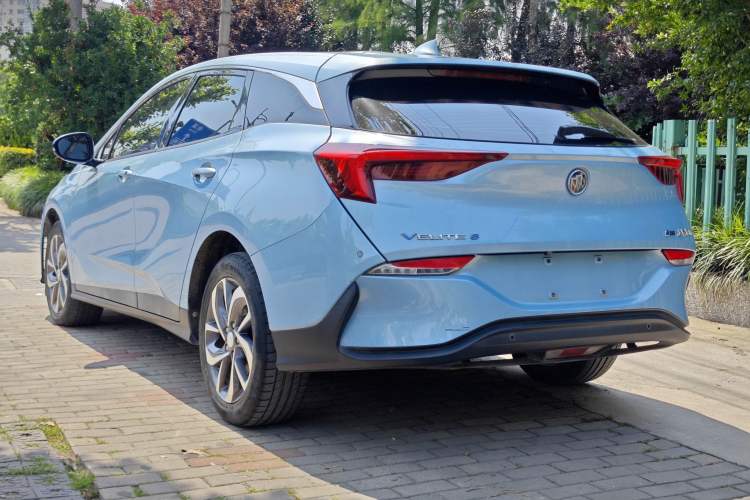 Used Buick Velite 6 2019 Connected Fashion Model Exterior 9