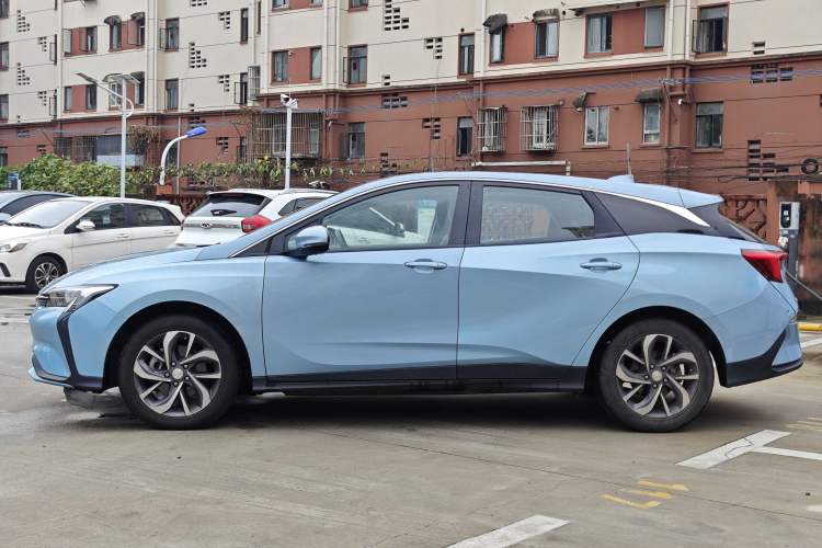 Used Buick Velite 6 2019 Connected & Smart Edition Exterior 9