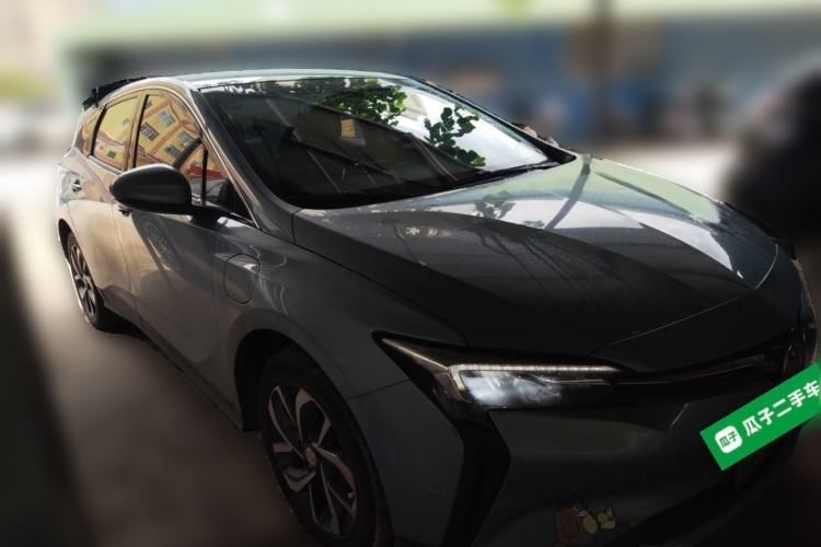 Used Buick Velite 6 2019 Connected Fashion Model Front Right 45 Deg
