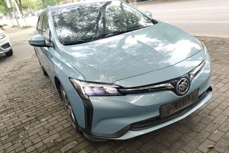 Used Buick Velite 6 2019 Connected Fashion Model Front Right 45 Deg