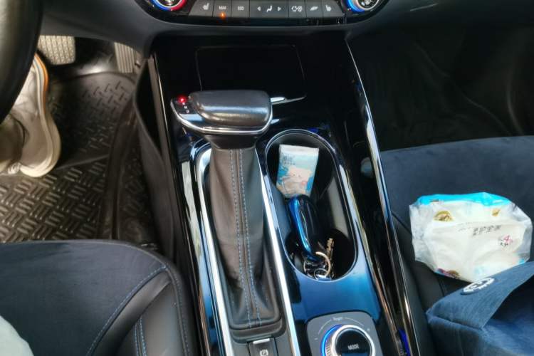 Used Buick Velite 6 2019 Connected & Smart Gear Lever