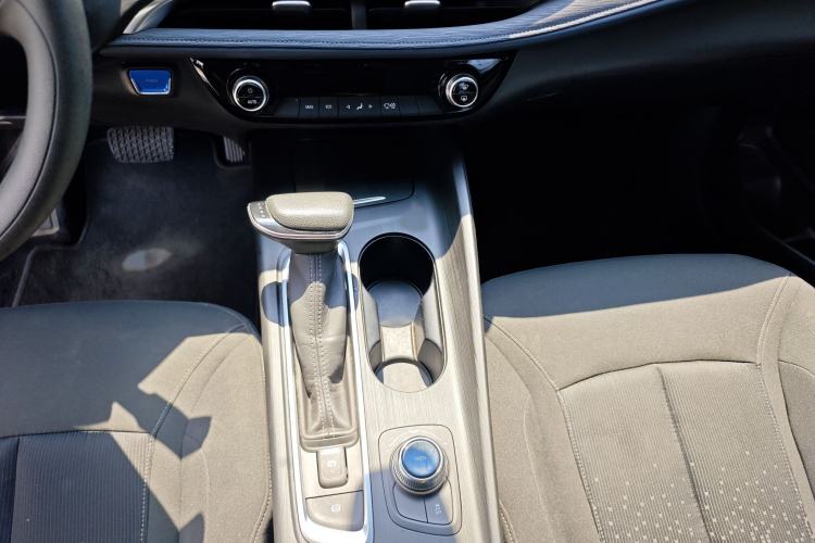 Used Buick Velite 6 2019 Connected Fashion Model Gear Lever