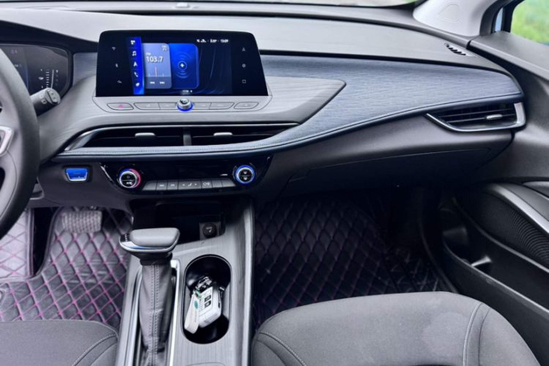 Used Buick Velite 6 2019 Connected Fashion Model Interior 1
