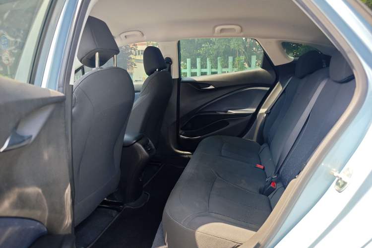 Used Buick Velite 6 2019 Connected Fashion Model Interior 4