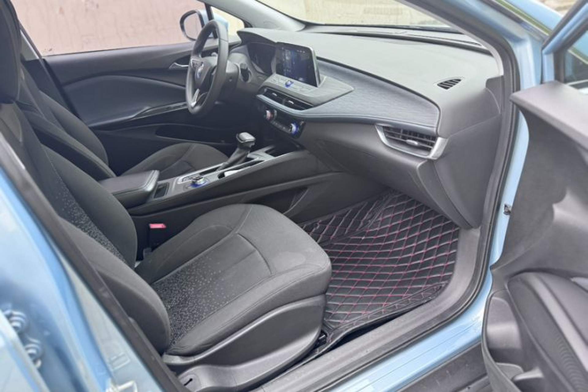 Used Buick Velite 6 2019 Connected Fashion Model Interior 8