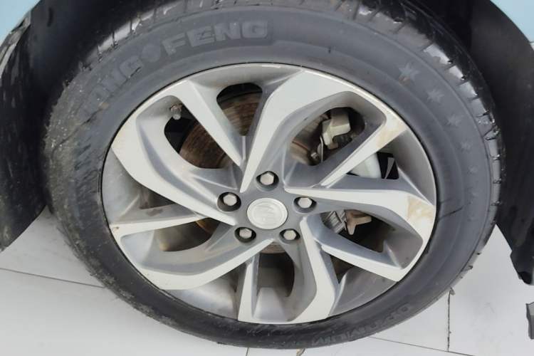 Used Buick Velite 6 2019 Connected & Smart Left Front Wheel Hub
