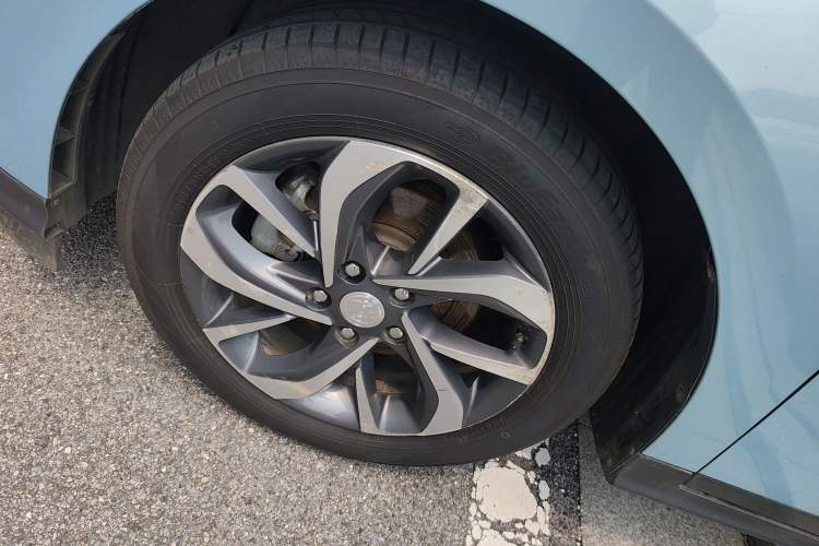 Used Buick Velite 6 2019 Connected & Smart Left Front Wheel Hub