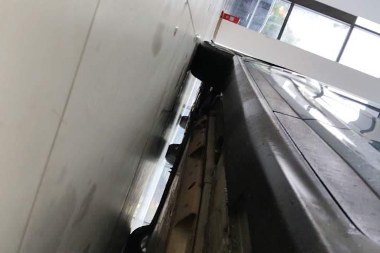 Used Buick Velite 6 2019 Connected & Smart Left Side Sill
