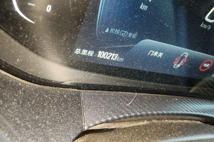 Used Buick Velite 6 2019 Connected & Smart Odometer Close Up