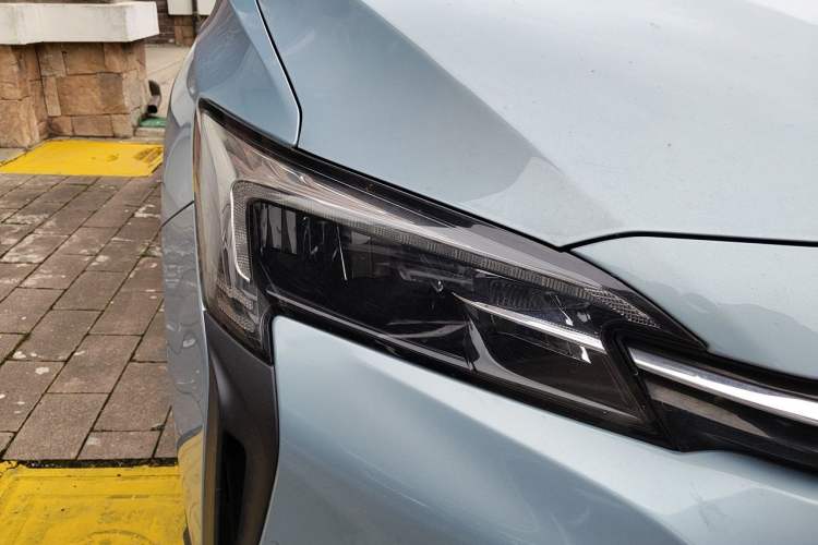 Used Buick Velite 6 2019 Connected & Smart Edition Right Front Headlight