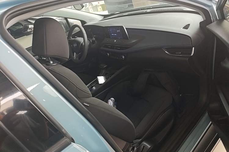 Used Buick Velite 6 2019 Connected Fashion Model Right Front Seat