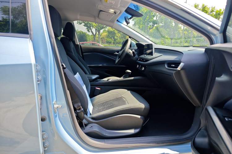 Used Buick Velite 6 2019 Connected Fashion Model Right Front Seat
