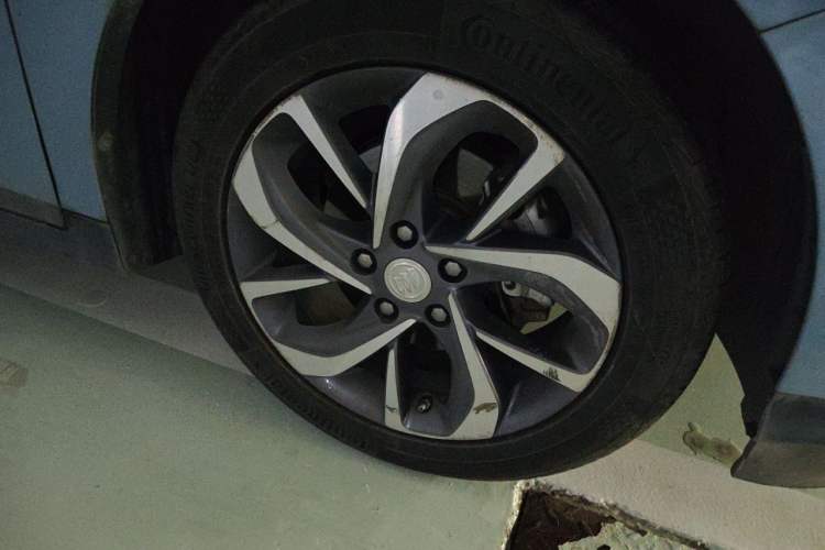Used Buick Velite 6 2019 Connected & Smart Edition Right Front Wheel Hub