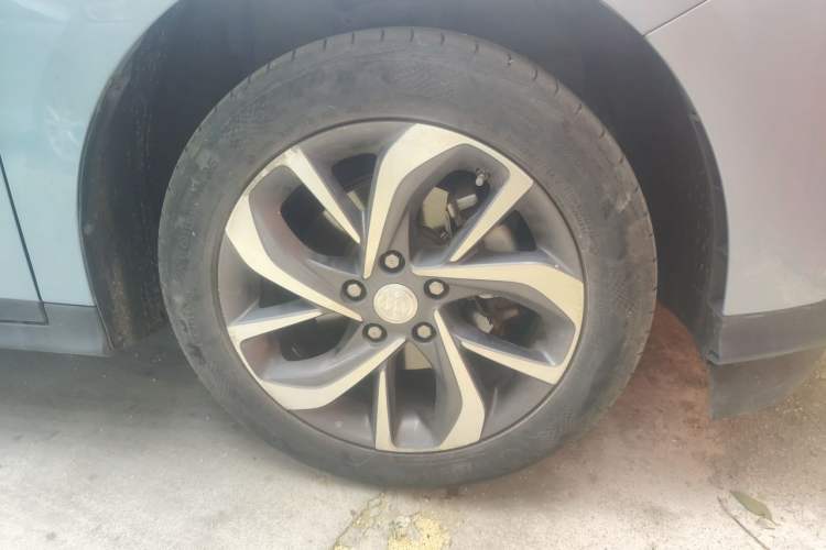 Used Buick Velite 6 2019 Connected & Smart Edition Right Front Wheel Hub