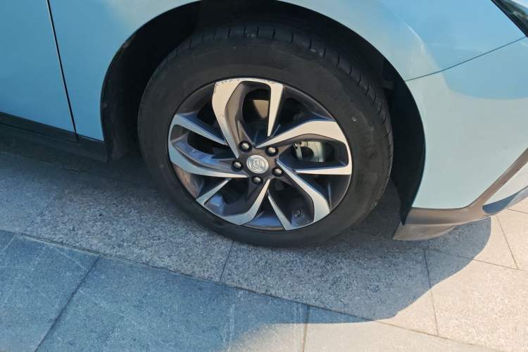 Used Buick Velite 6 2019 Connected & Smart Edition Right Front Wheel Hub