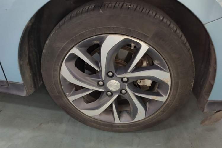 Used Buick Velite 6 2019 Connected & Smart Edition Right Rear Wheel Hub